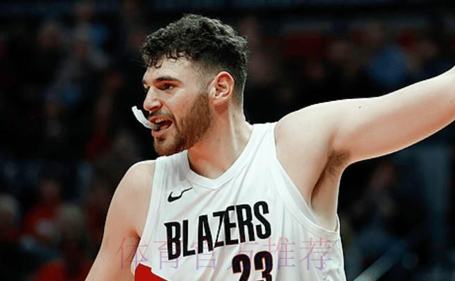 克林根谈阿夫迪亚脑后传球：他有时会这样做，我预判到了